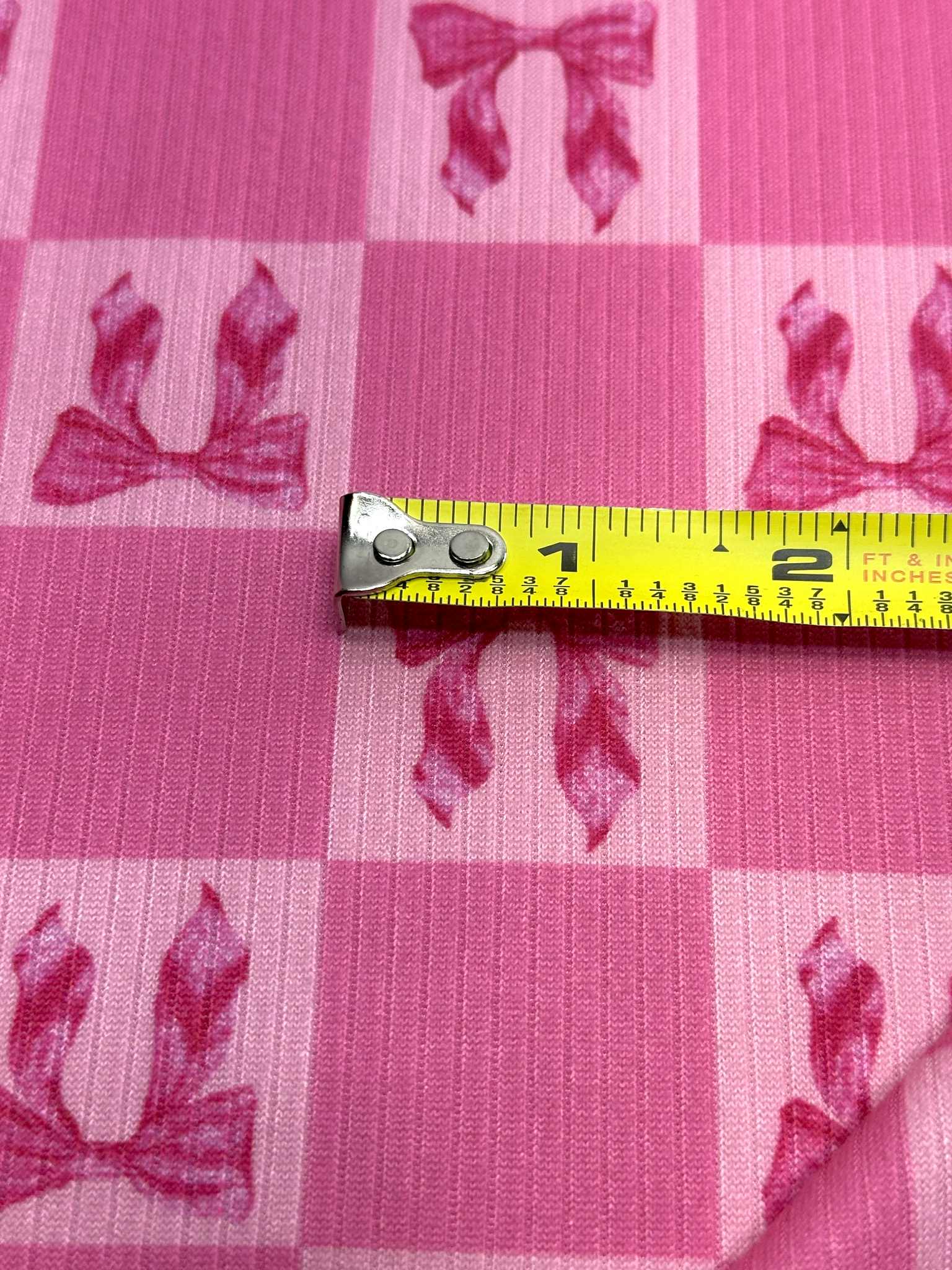 (4X2 RIB) HOT PINK BOWS ON PINK MEDIUM CHECKERED