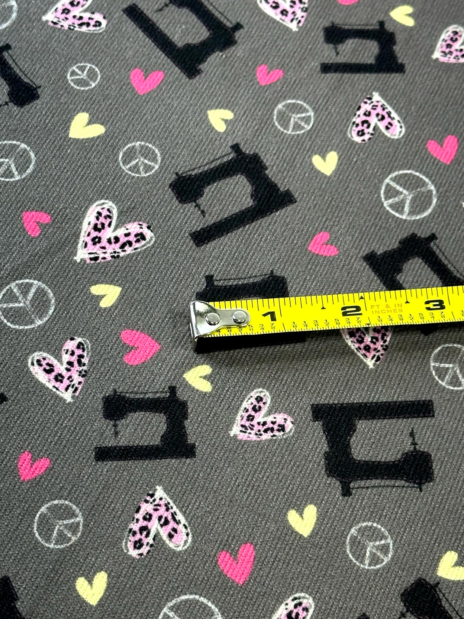 (SWEATER KNIT/OAKLEY) SEWING MACHINES AND HEARTS ON DARK GRAY