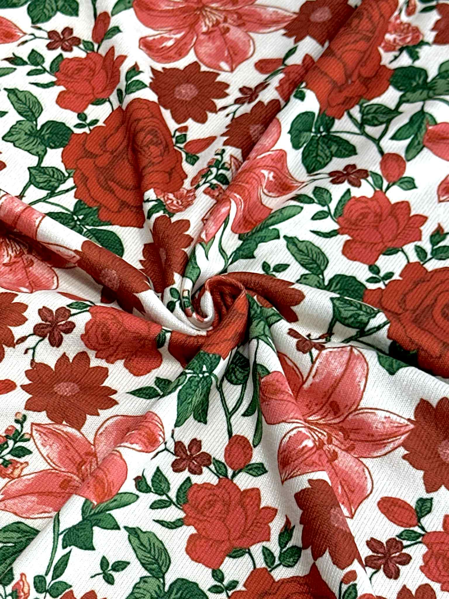 (OAKLEY) RED HATTIE FLOWER PATTERN ON IVORY