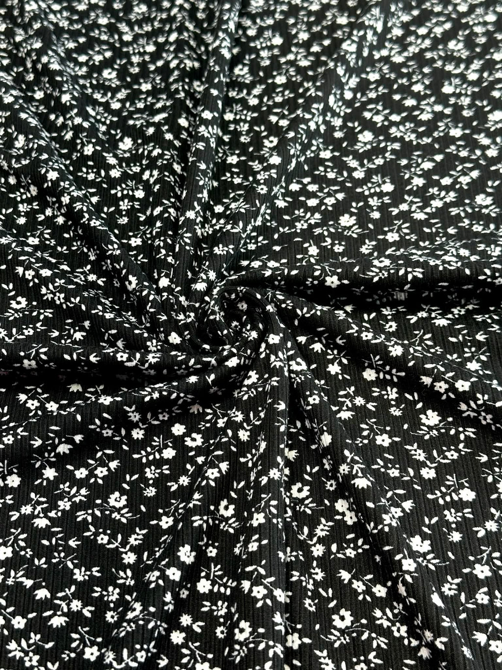(4X2 YUMMY RIB) TINY WHITE FLOWERS ON BLACK