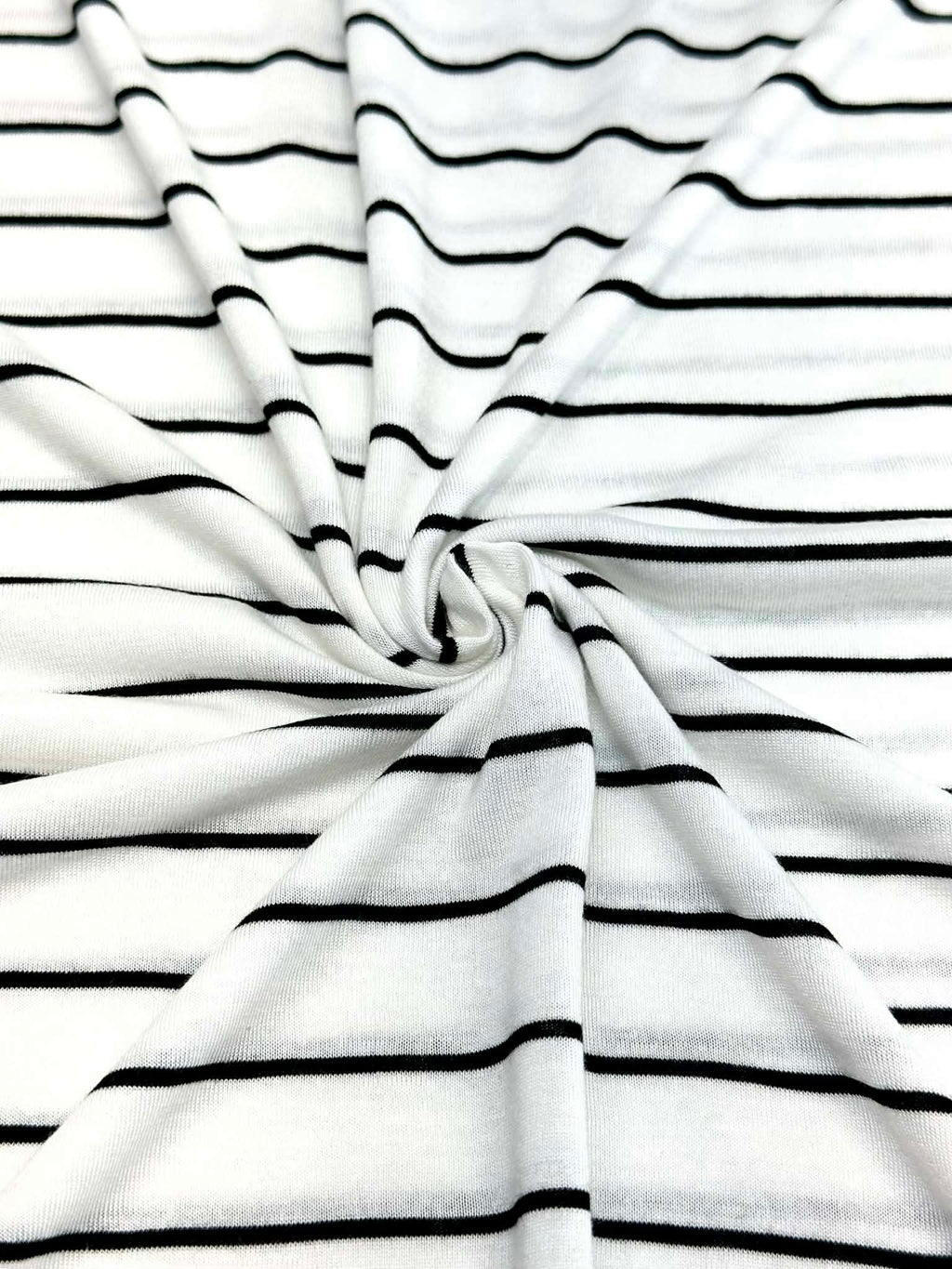 (KNIT) THIN BLACK STRIPES ON OFF WHITE(5)