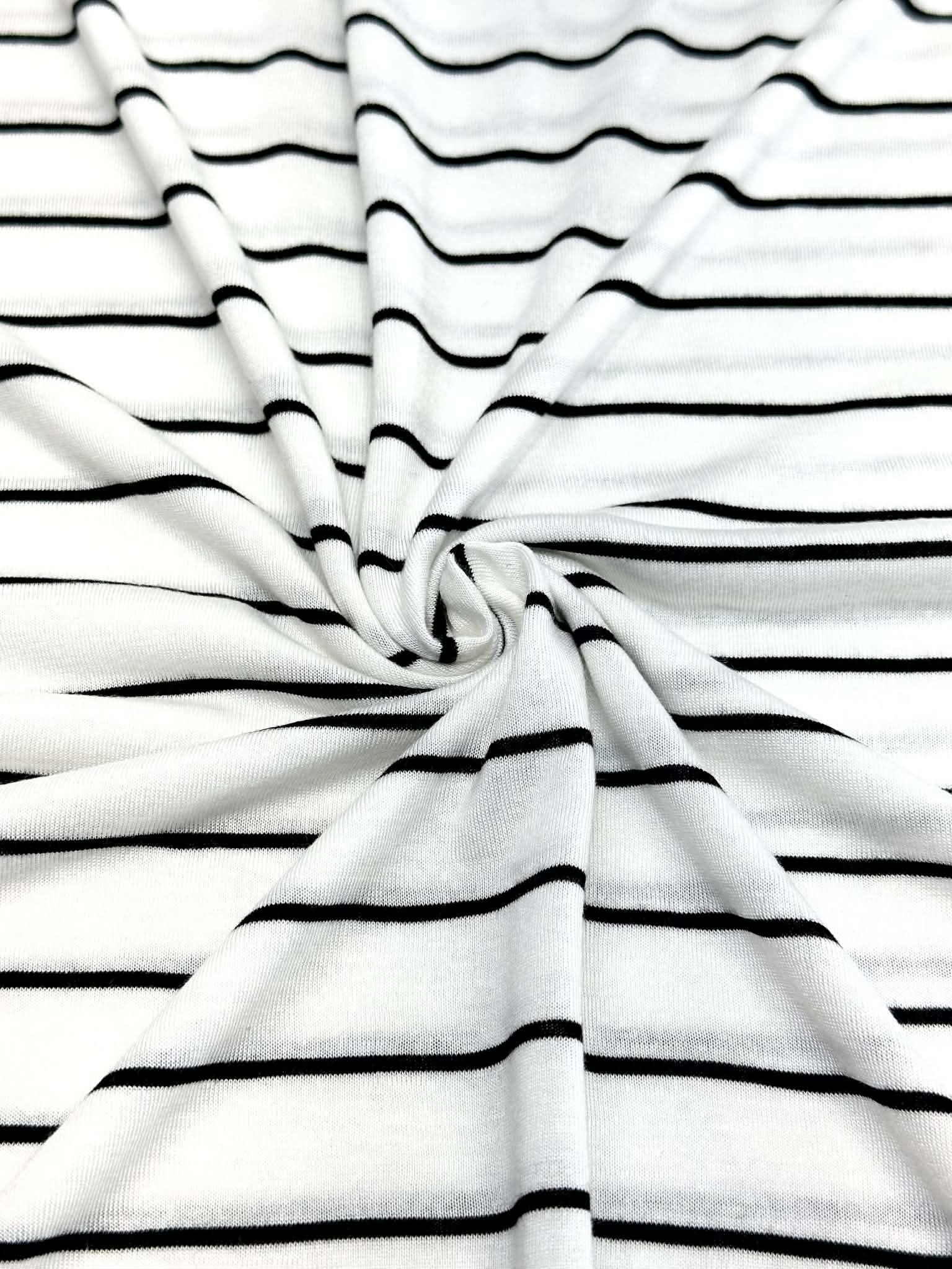 (KNIT) THIN BLACK STRIPES ON OFF WHITE(5)