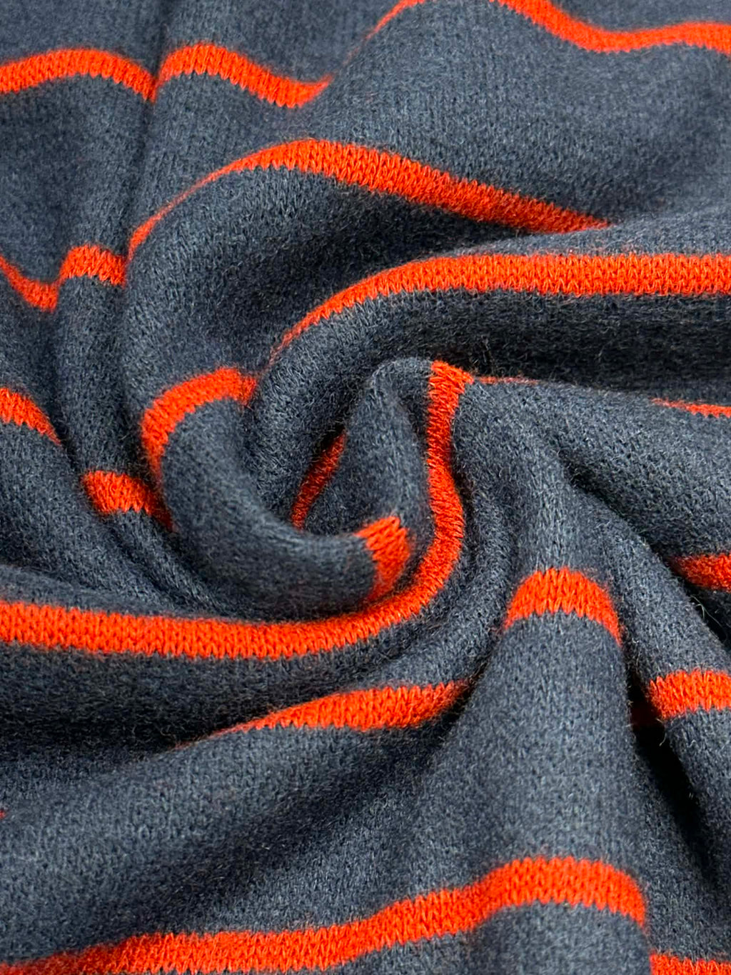 (SWEATER KNIT) RED ON NAVY (2)