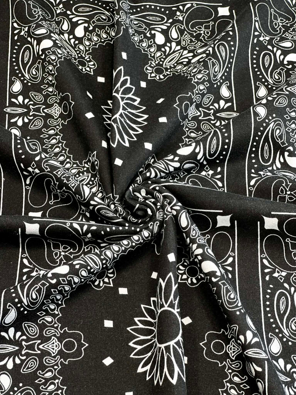 (BRUSHED FRENCH TERRY) BLACK AND OFF WHITE BANDANA PATTERN