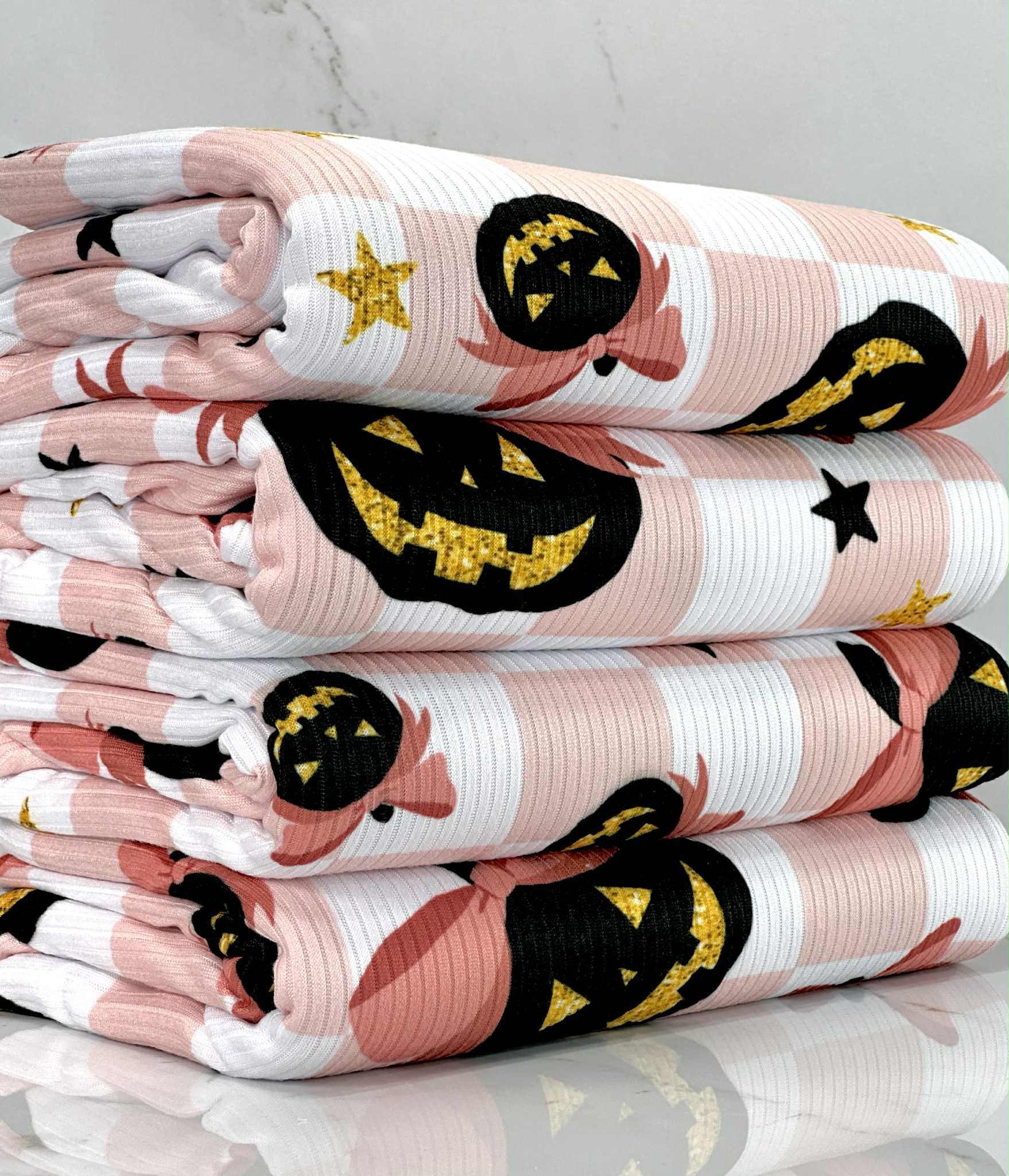 (YUMMY RIB) BLACK PUMPKINS WITH BOWS AND STARS ON LIGHT PINK CHECKERED (3)