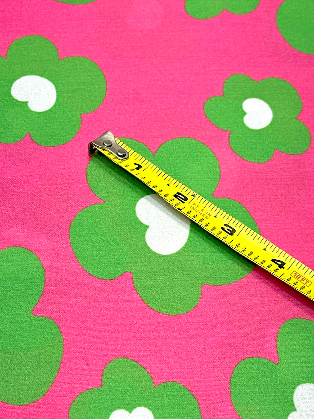 (WOVEN) GREEN FLOWERS ON FUCHSIA