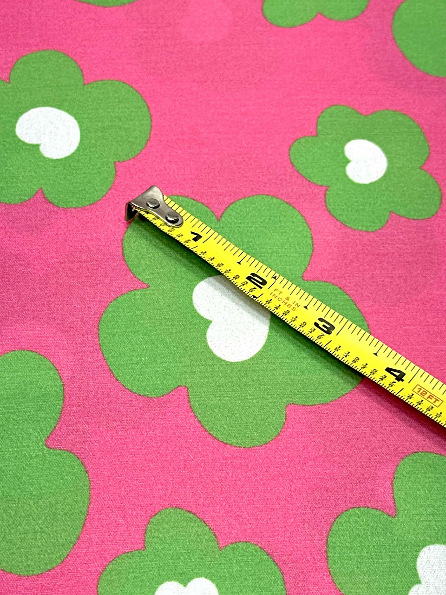 (WOVEN) GREEN FLOWERS ON FUCHSIA