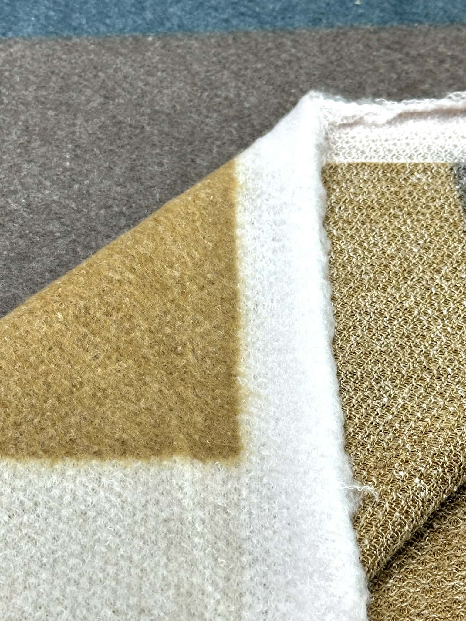 (MAKARON BRUSHED) RED, BEIGE AND BROWN PATTERN (1)