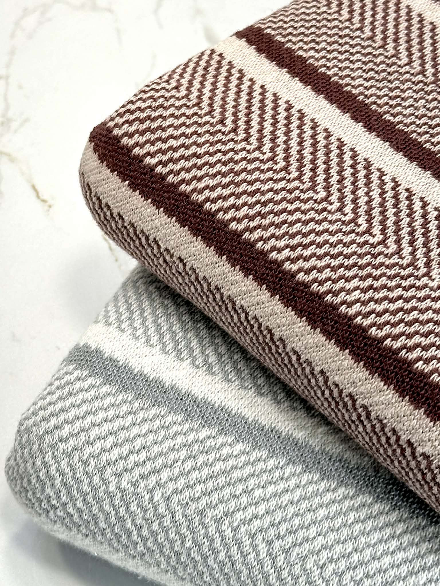 (SWEATER KNIT) BURGUNDY PATTERN