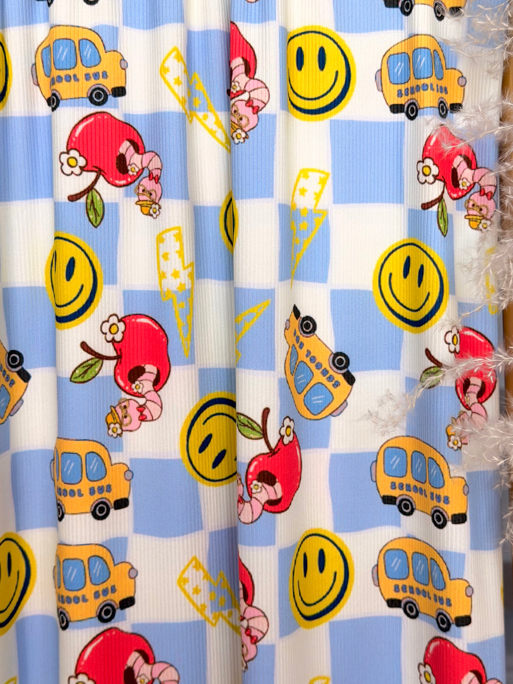 (2X2 YUMMY RIB) SCHOOL BUS ON BLUE