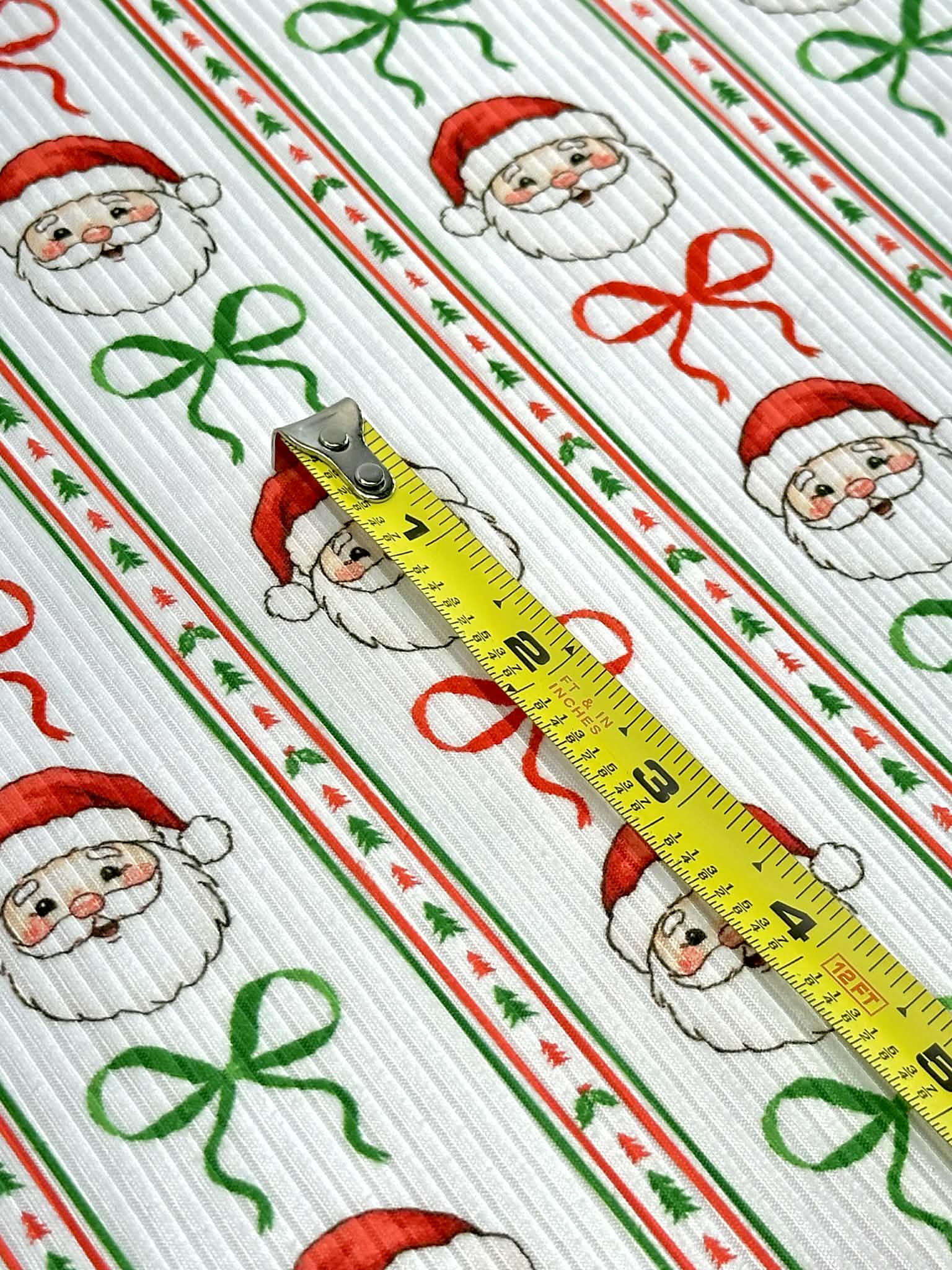 (4X2 YUMMY RIB) SANTA CLAUS WITH BOWS PATTERN ON OFF WHITE (3)