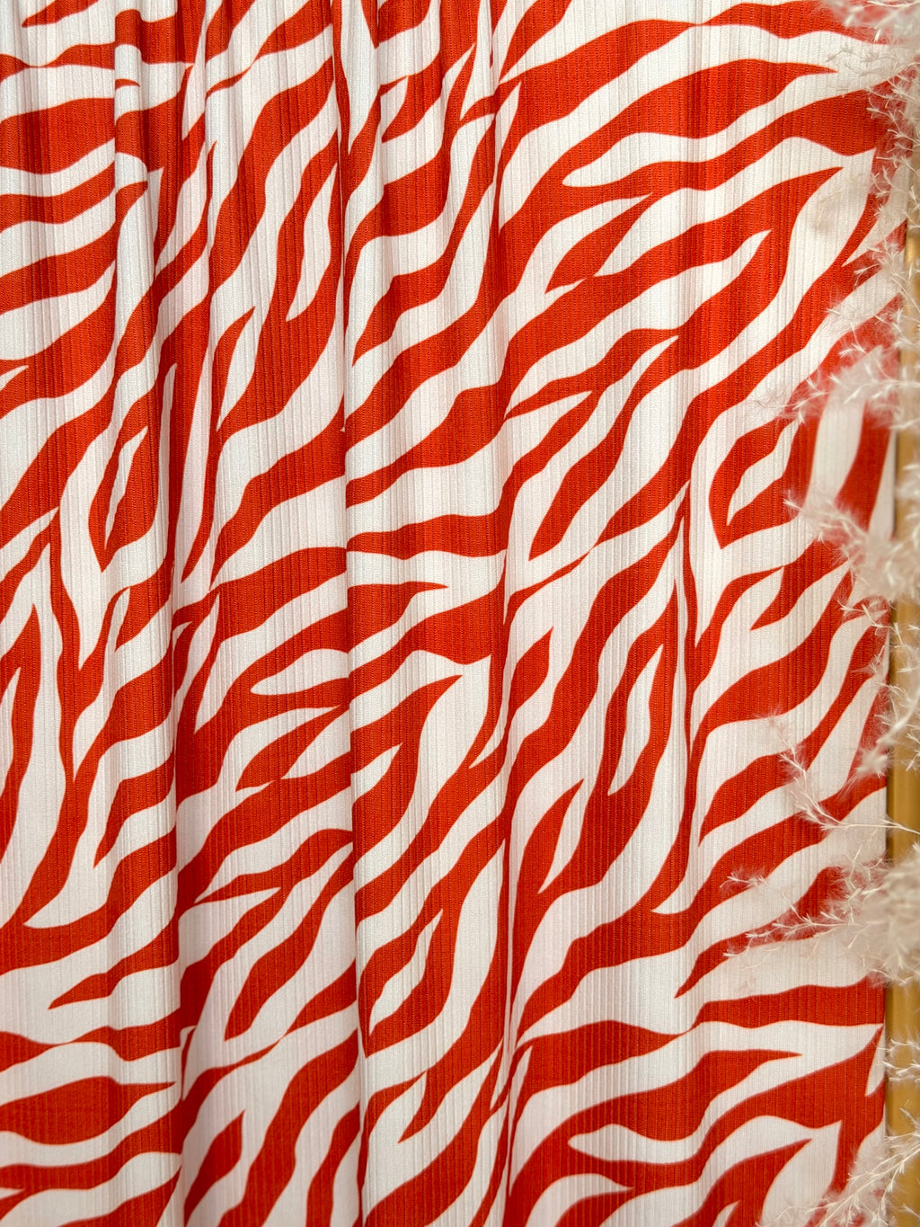 (4X2 YUMMY RIB) CREAM AND RUST ZEBRA