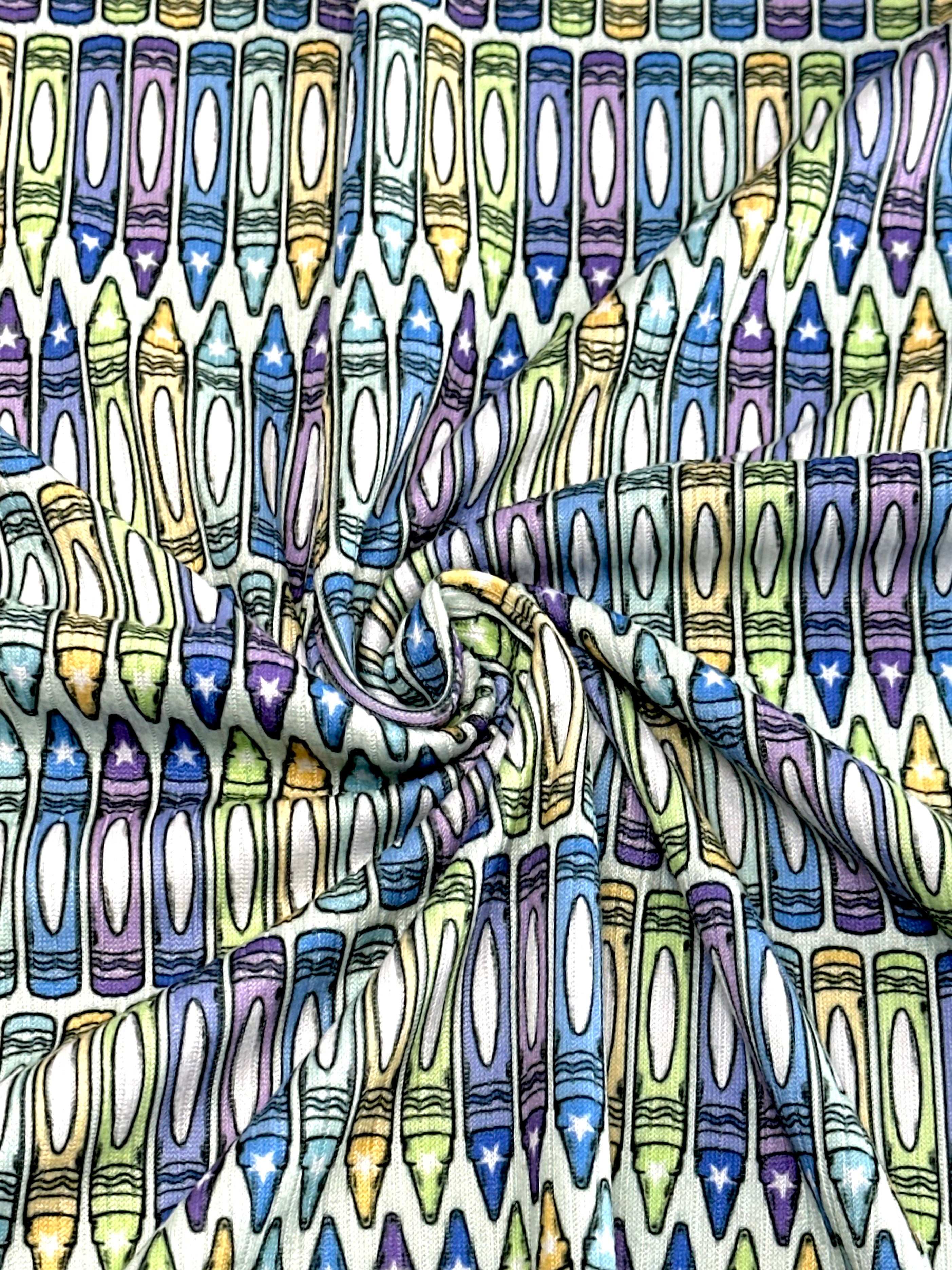 (4X2 YUMMY RIB) CRAYONS ON BLUE