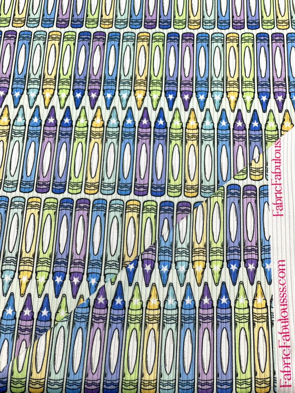 (4X2 YUMMY RIB) CRAYONS ON BLUE