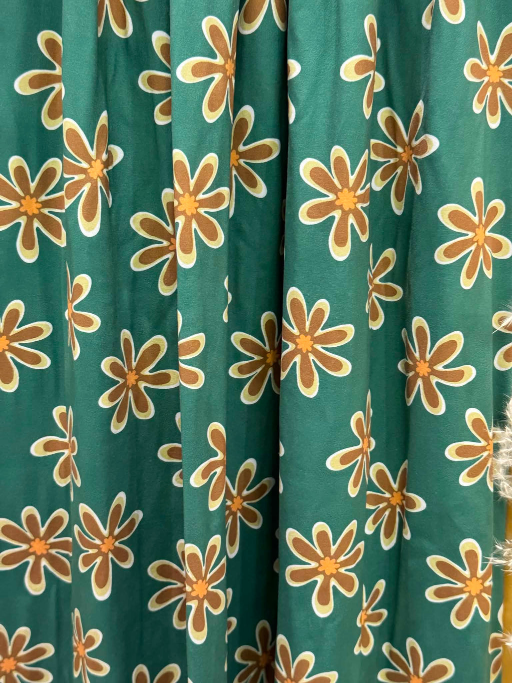 (DBP) GROOVY DAISY FLORAL ON TEAL GREEN