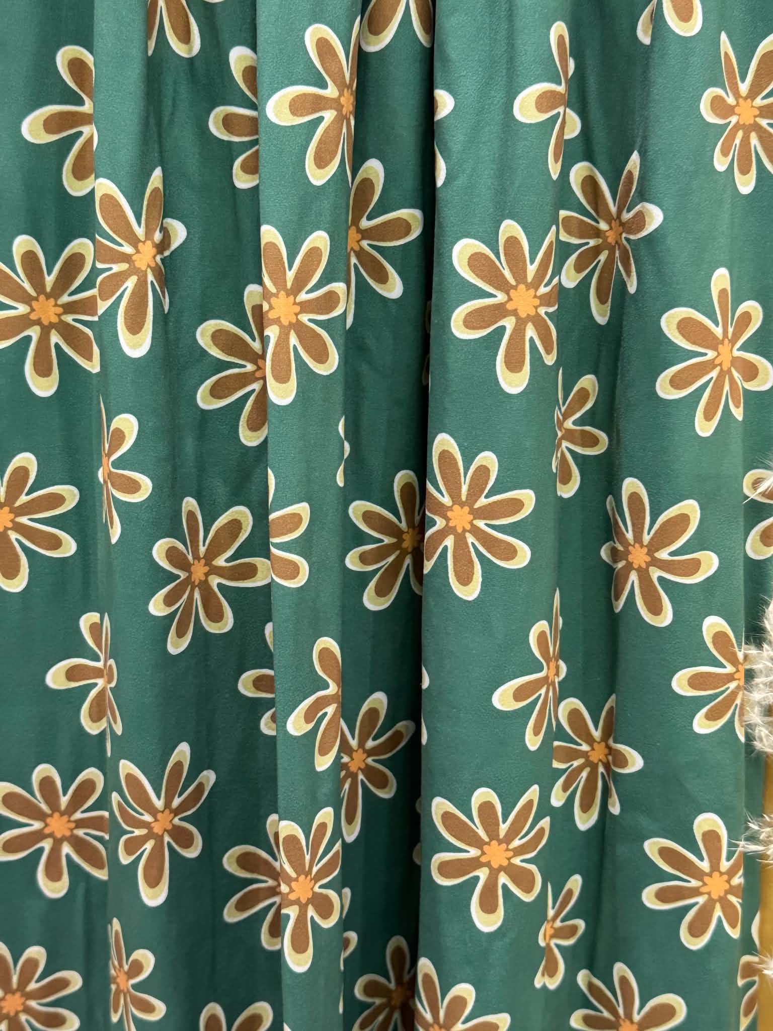 (DBP) GROOVY DAISY FLORAL ON TEAL GREEN