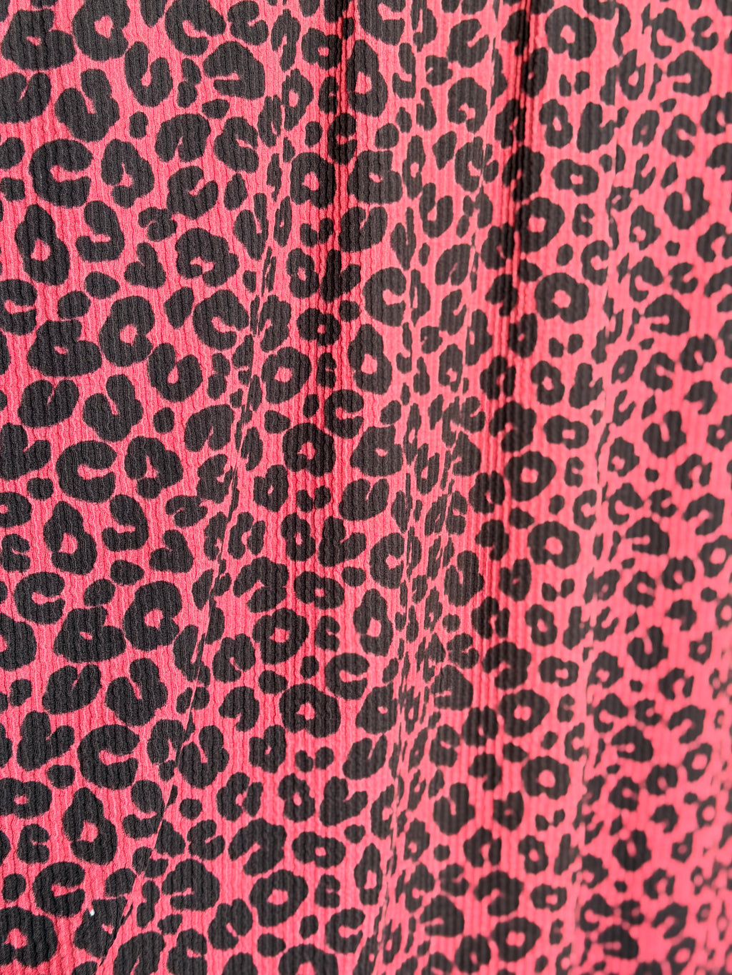 (URBAN RIB) BLACK LEOPARD ON RED