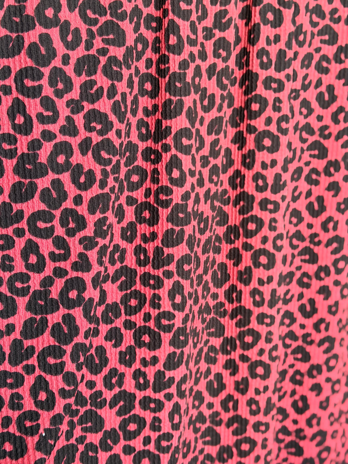 (URBAN RIB) BLACK LEOPARD ON RED