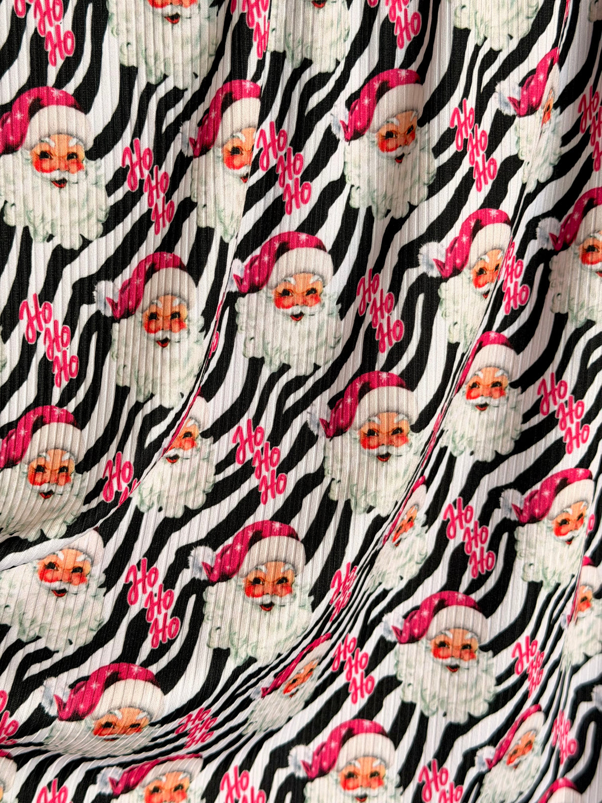 (4X2 YUMMY RIB) SMALL PINK SANTA ON ZEBRA PRINT