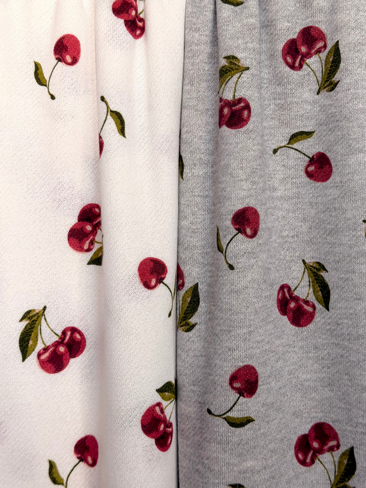 (FRENCH TERRY) MEDIUM CHERRIES ON OFF WHITE