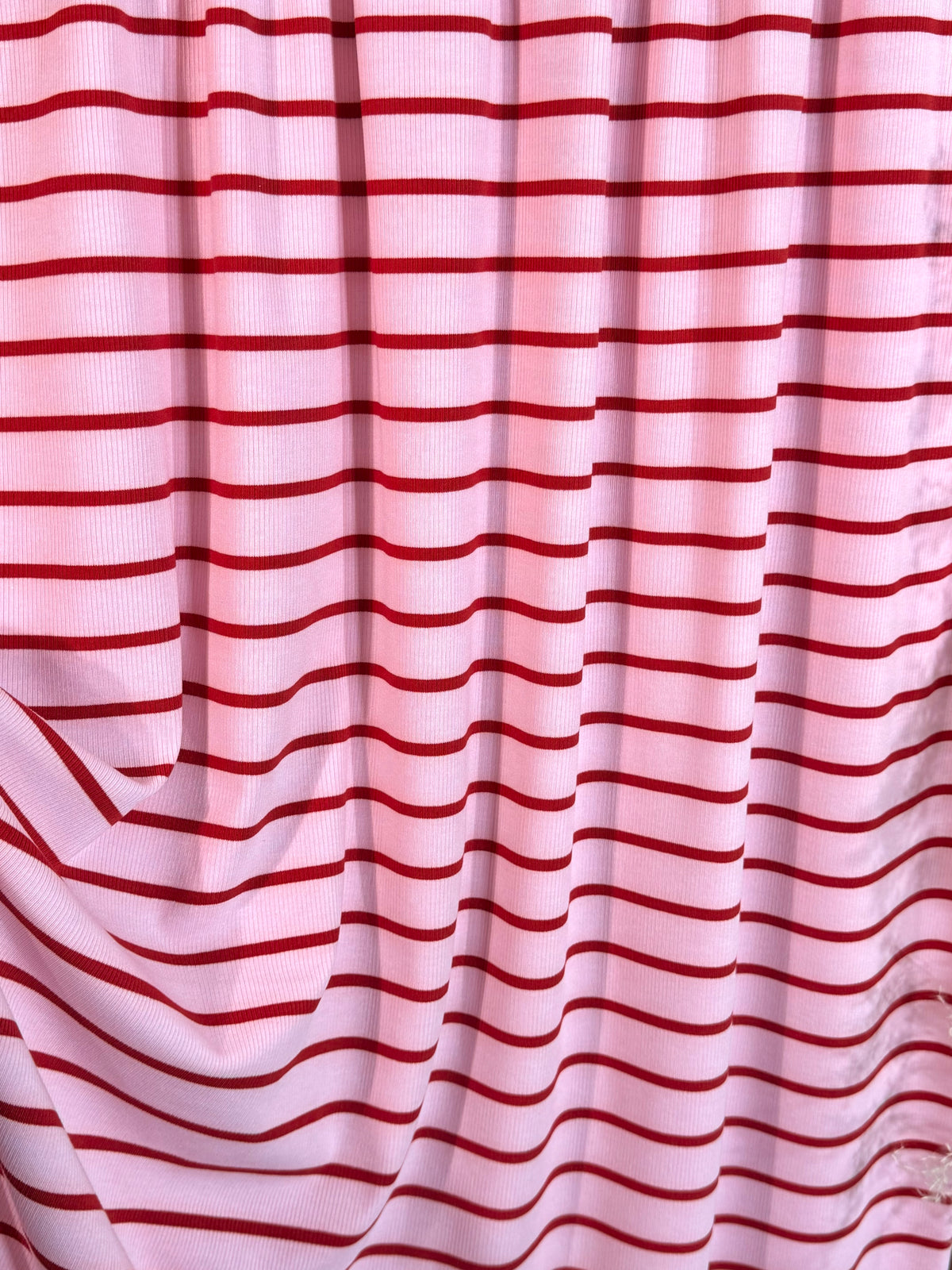 (2X1 RIB) RED STRIPES ON LIGHT PINK