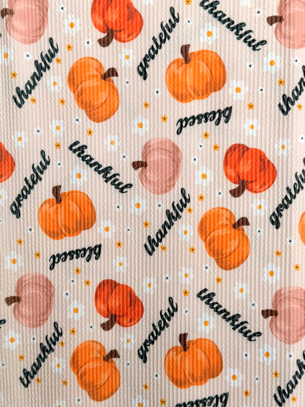 (URBAN RIB) PUMPKINS AND TINY FLOWERS ON CREAM