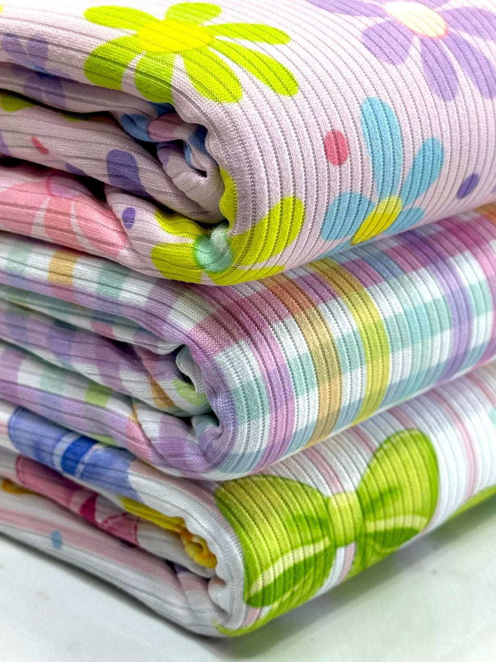 (4X2 YUMMY RIB) COLORFUL BOWS AND PINK STRIPES ON OFF WHITE