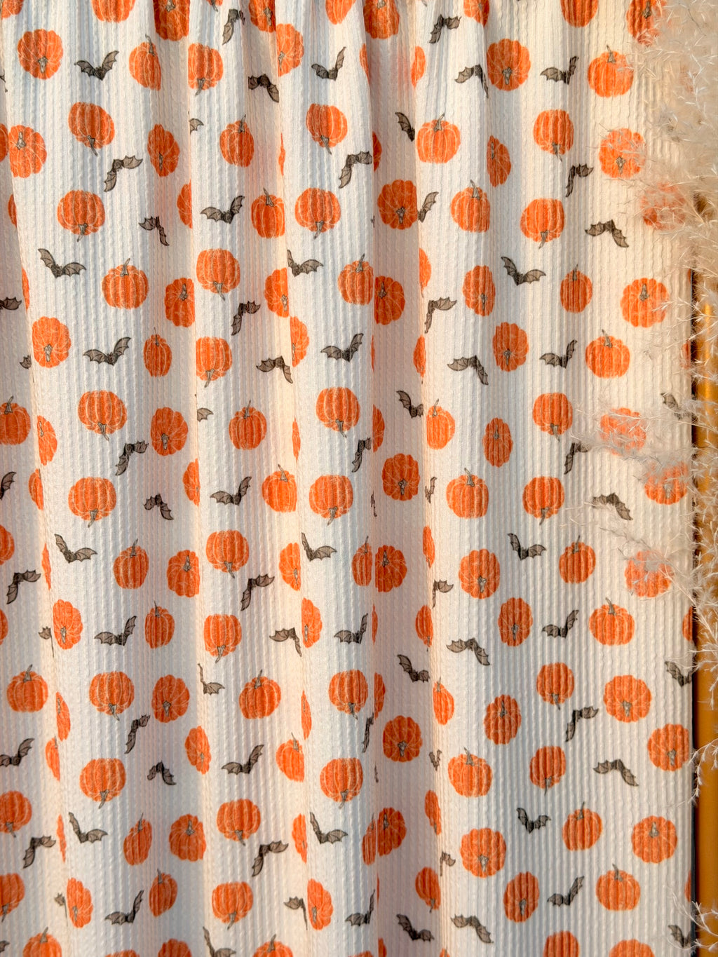 (URBAN RIB) PUMPKINS AND BATS ON OF WHITE
