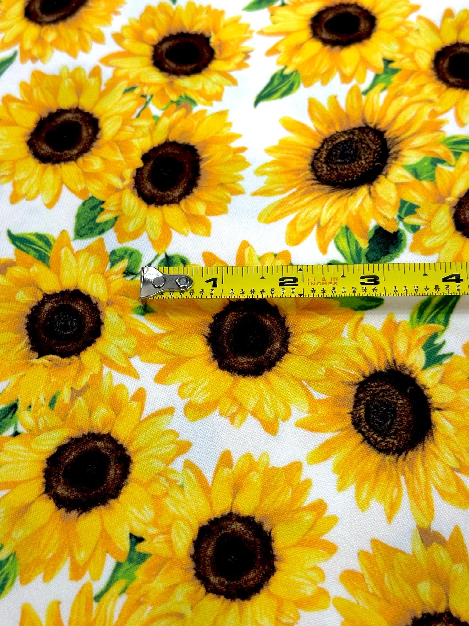 (DBP) SMALL SUNFLOWERS ON OFF WHITE