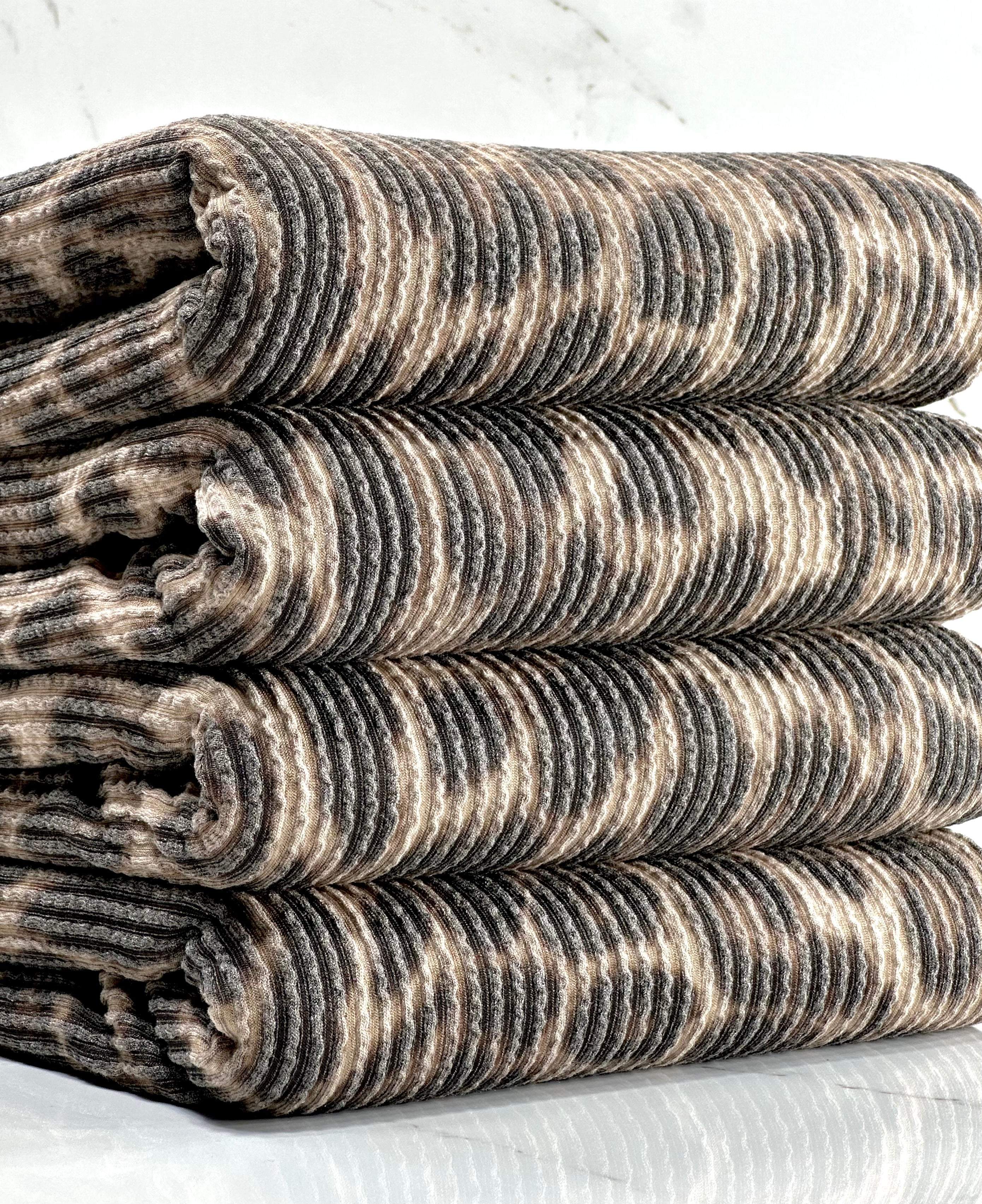 (URBAN RIB) VINTAGE BLACK CHEETAH