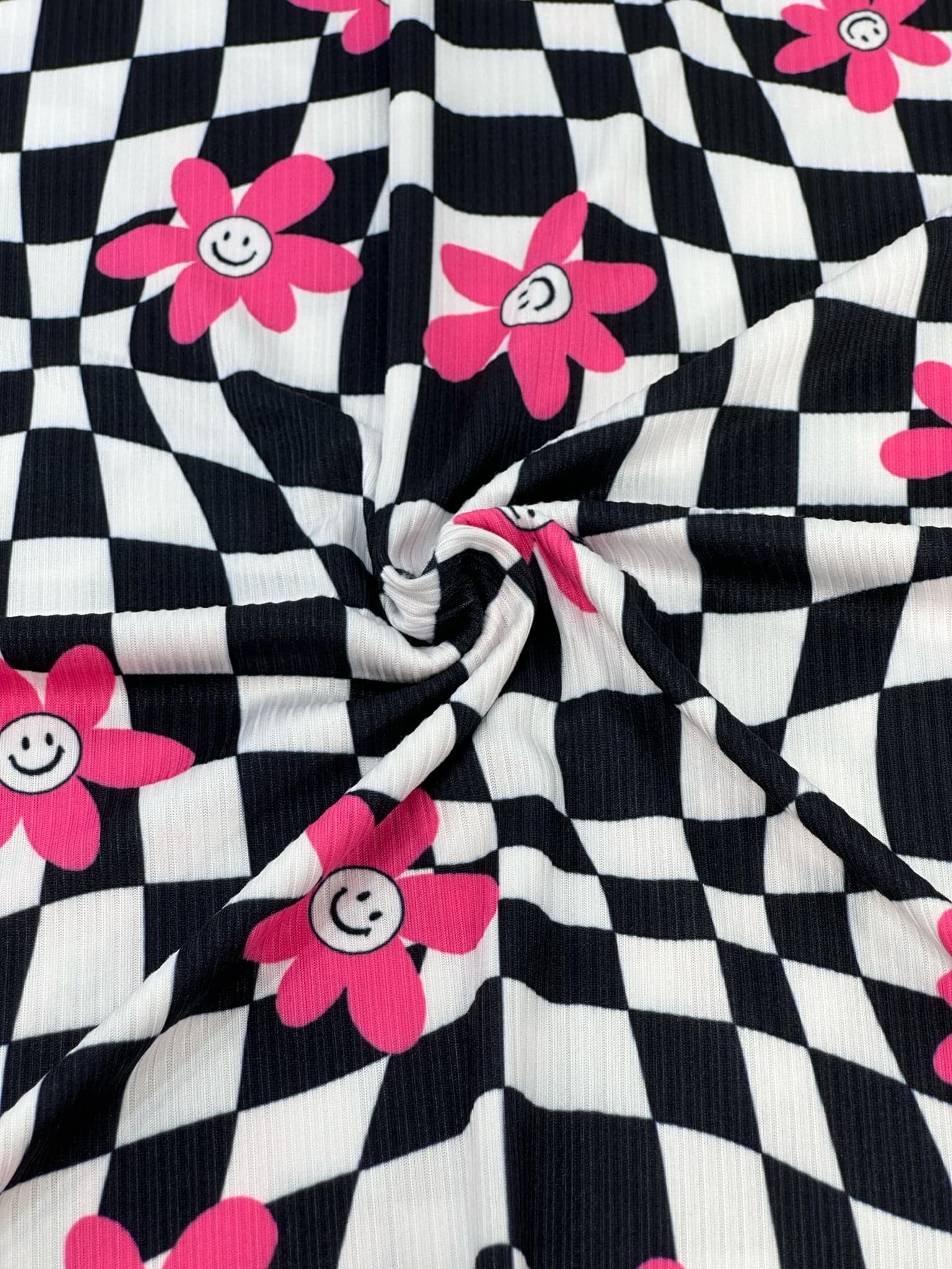 (YUMMY RIB) PINK, WHITE HAPPY FACE FLOWERS ON BLACK CHECKERED WAVE