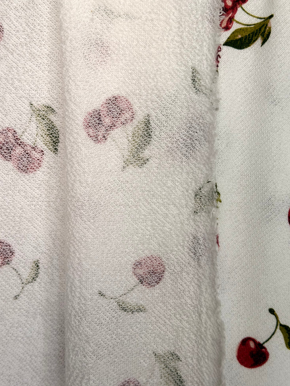 (FRENCH TERRY) MEDIUM CHERRIES ON OFF WHITE