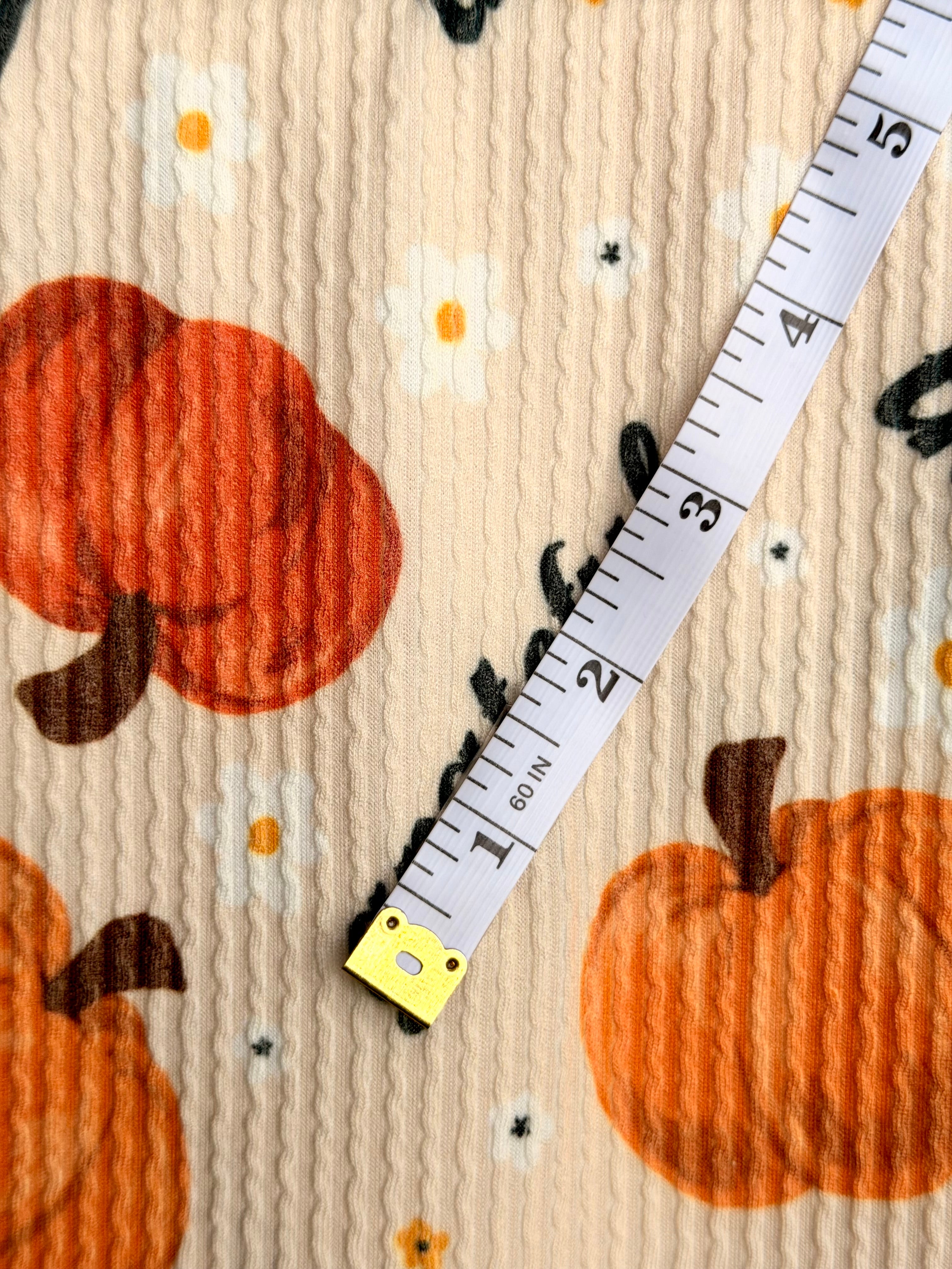 (URBAN RIB) PUMPKINS AND TINY FLOWERS ON CREAM