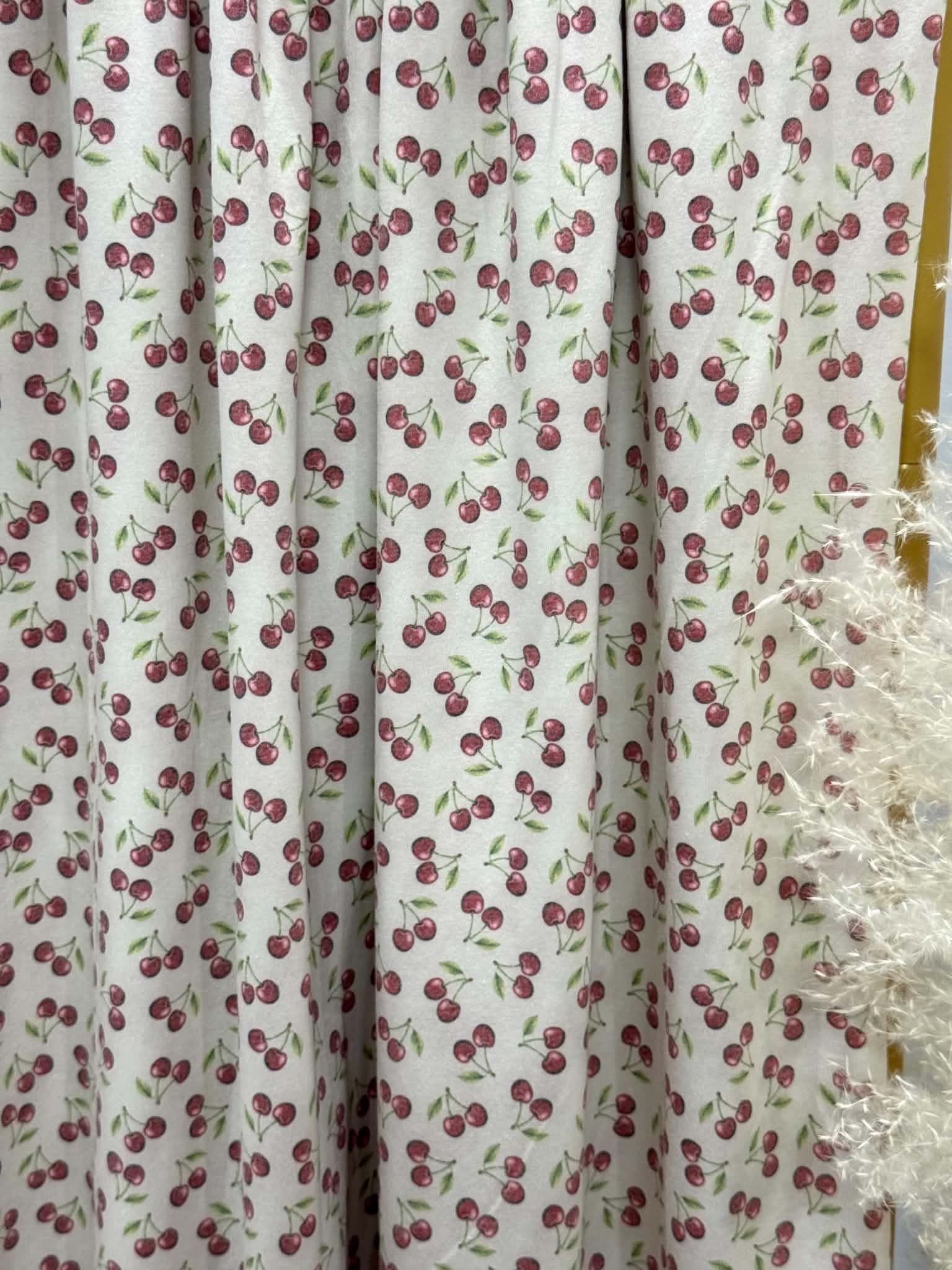 (KNIT) CHERRIES ON VINTAGE IVORY