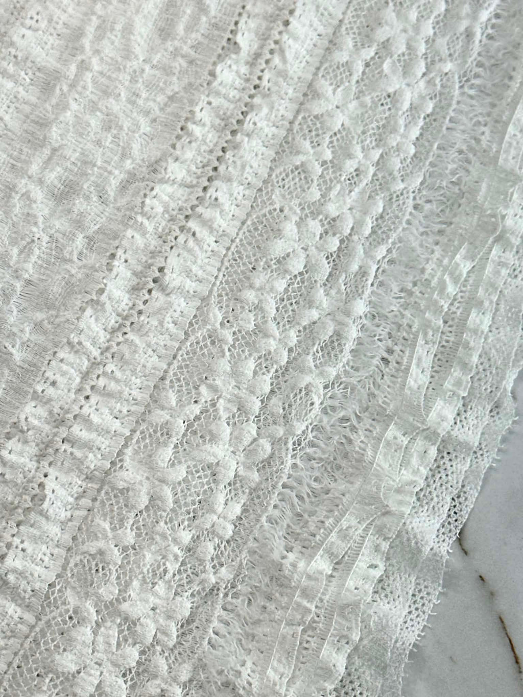 (RUFFLE LACE) IVORY FLORAL