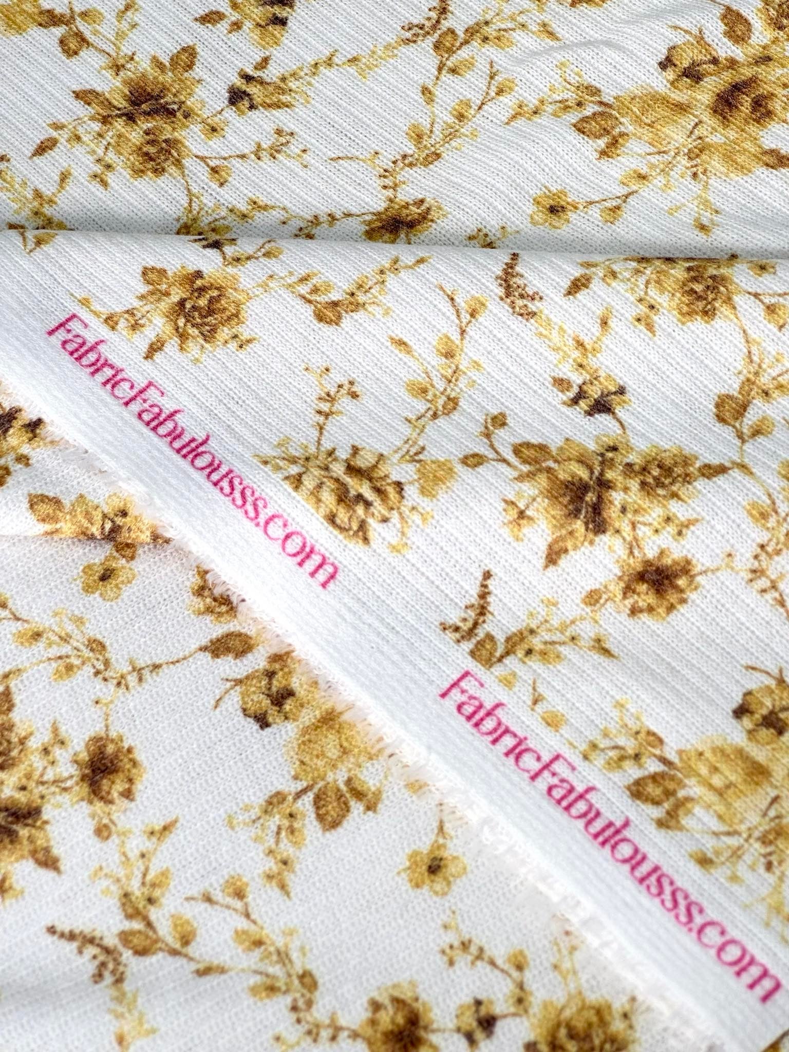 (BELLA RIB) VINTAGE GOLD FLOWERS ON OFF WHITE