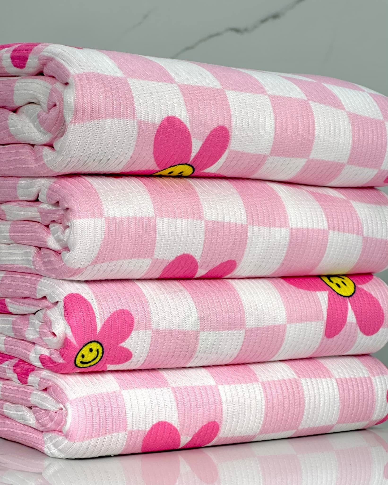 (4x2 YUMMY RIB) Pretty Pink, Yellow Happy Face Flowers On Light Pink Checkered Wave