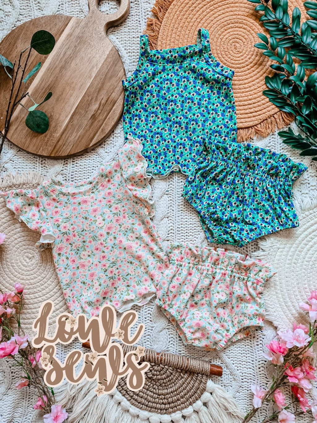 (WIDE RIB) FLOWERS ON AQUA GREEN