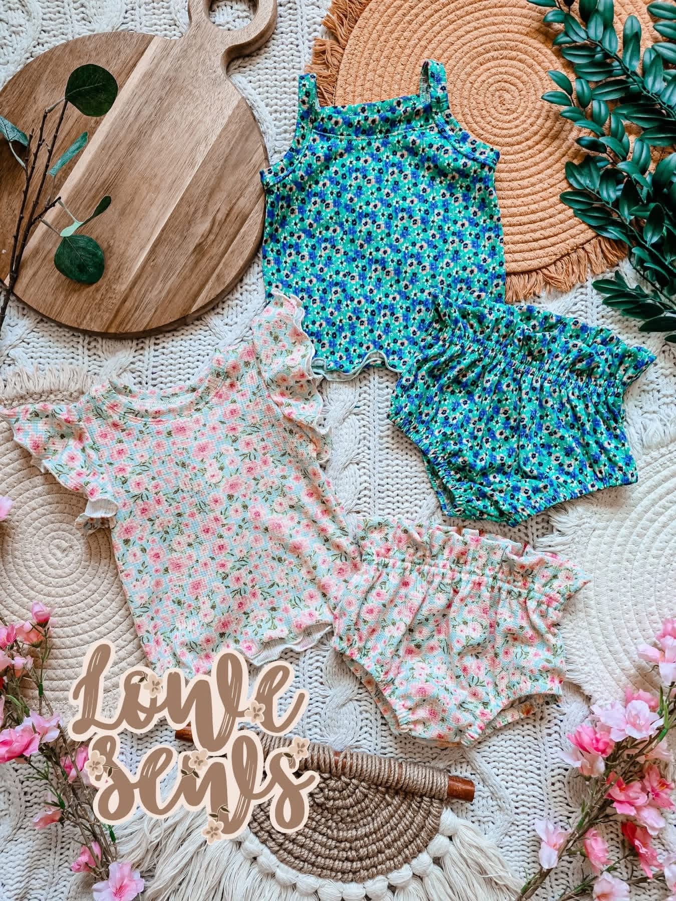 (WIDE RIB) FLOWERS ON AQUA GREEN