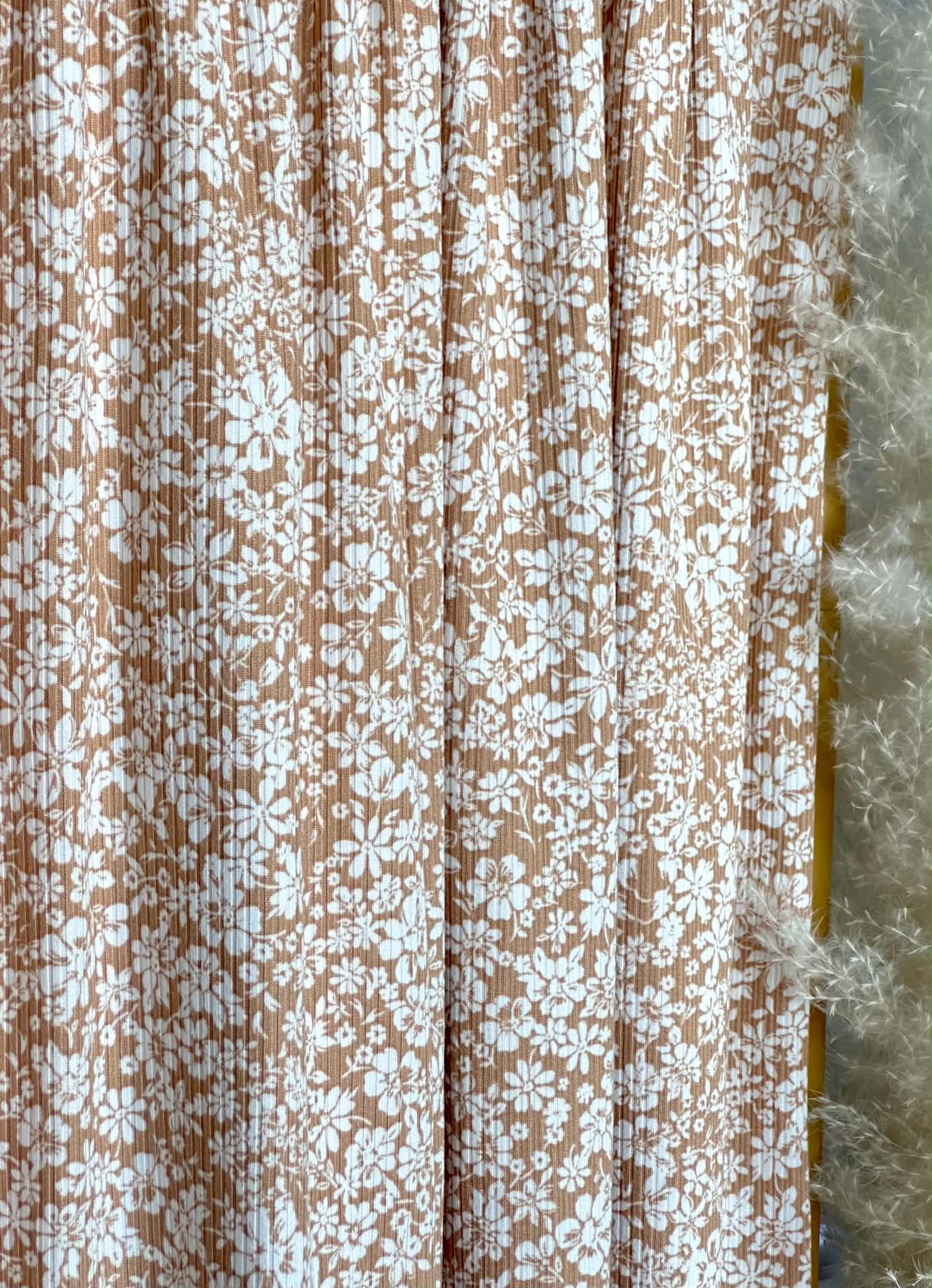 (4x2 YUMMY RIB) OFF WHITE FLOWERS ON TAN