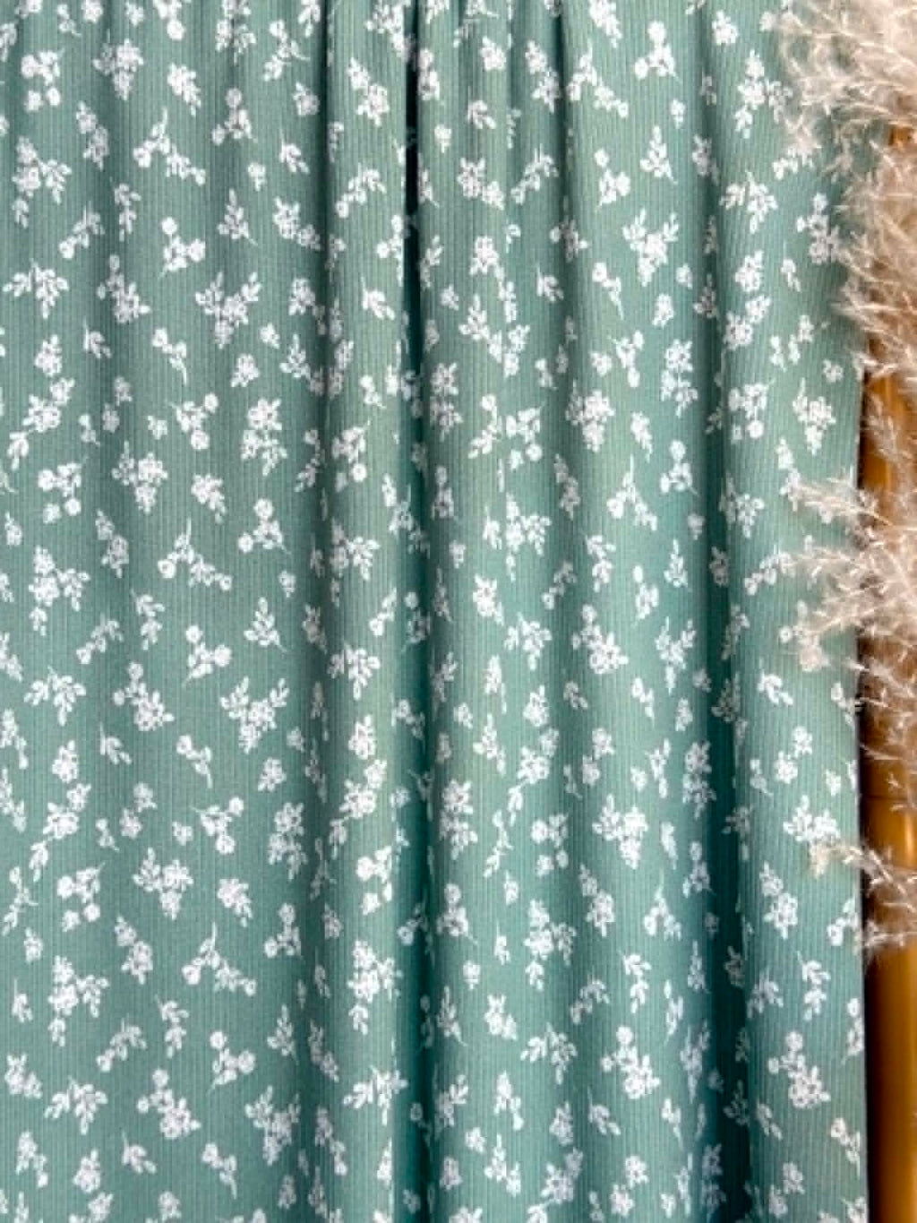 (2x1 YUMMY RIB) OFF WHITE TINY FLOWERS 0N WARM SAGE