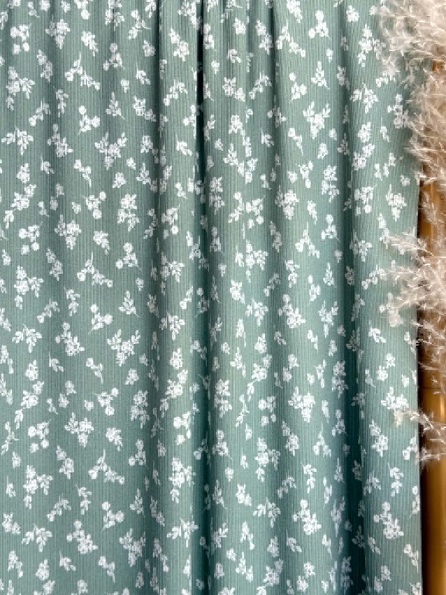 (2x1 YUMMY RIB) OFF WHITE TINY FLOWERS 0N WARM SAGE