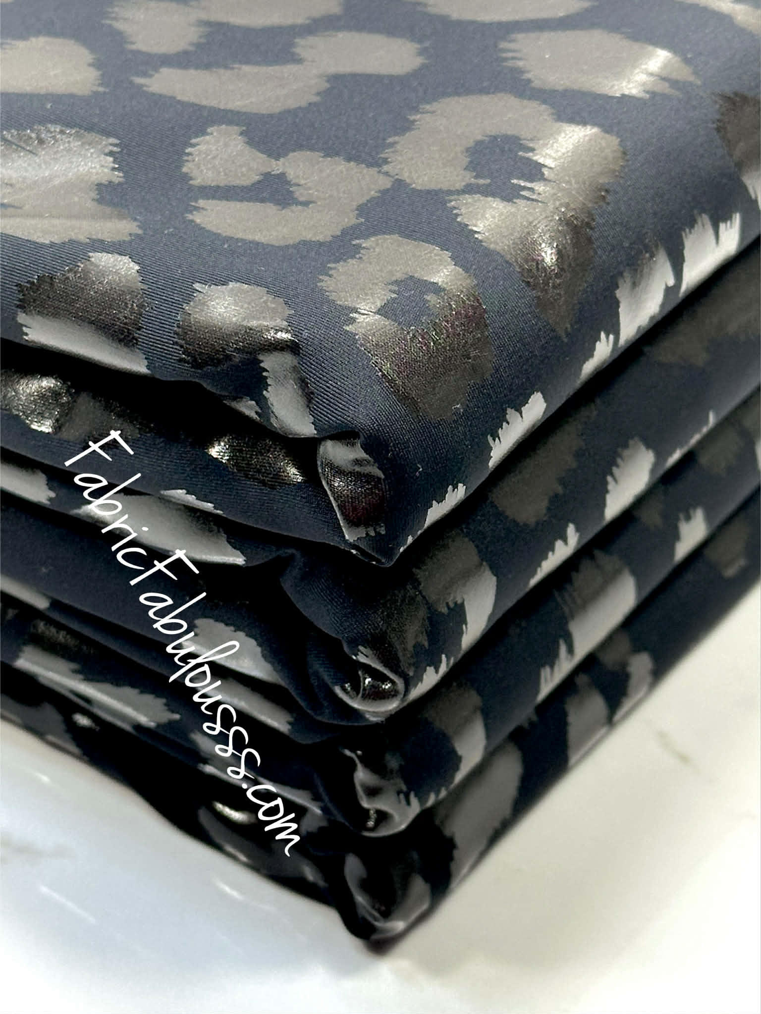 (PLEATHER) CHEETAH PRINT ON BLACK (2)