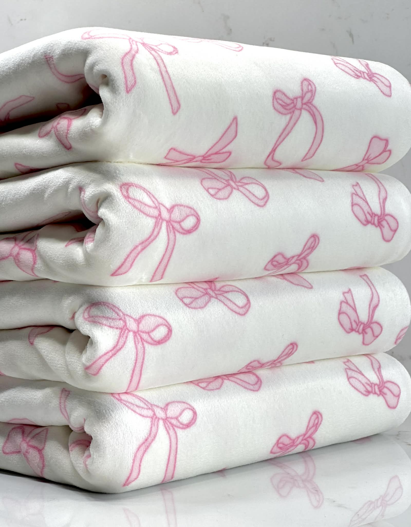 (VELVET) LIGHT PINK BOWS ON OFF WHITE