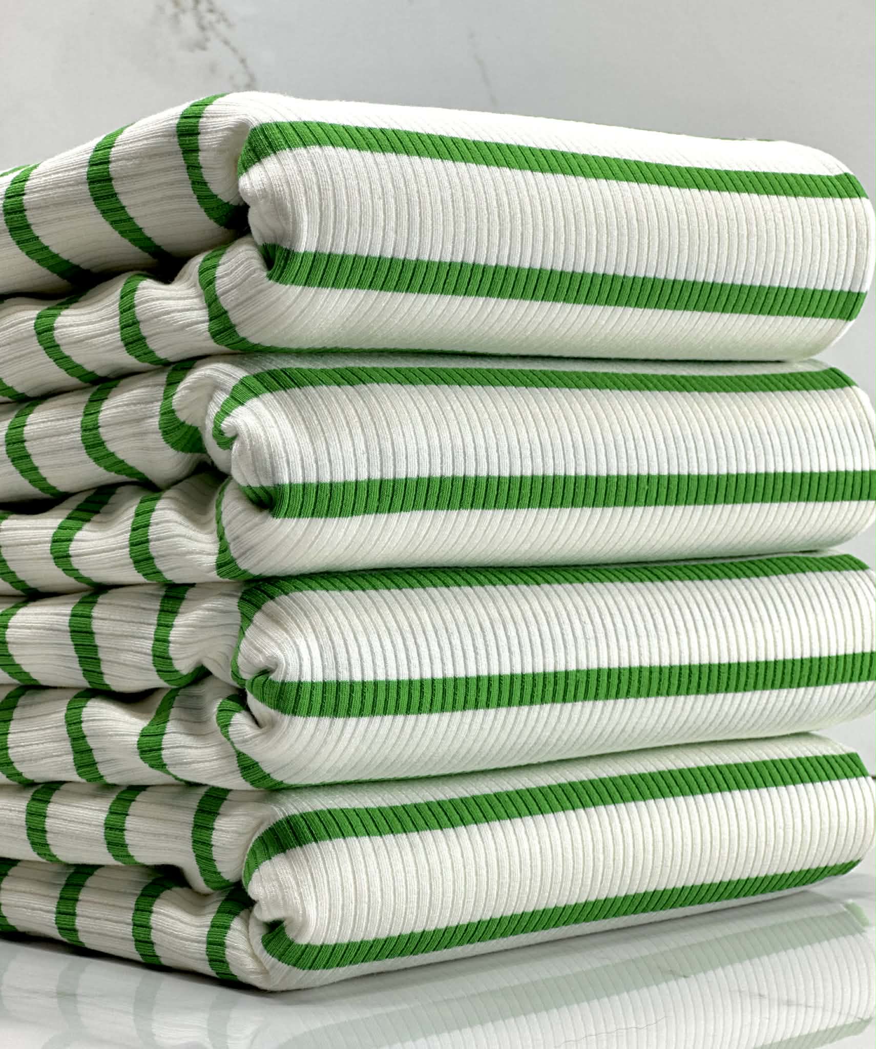 (RIB) GREEN STRIPES ON IVORY