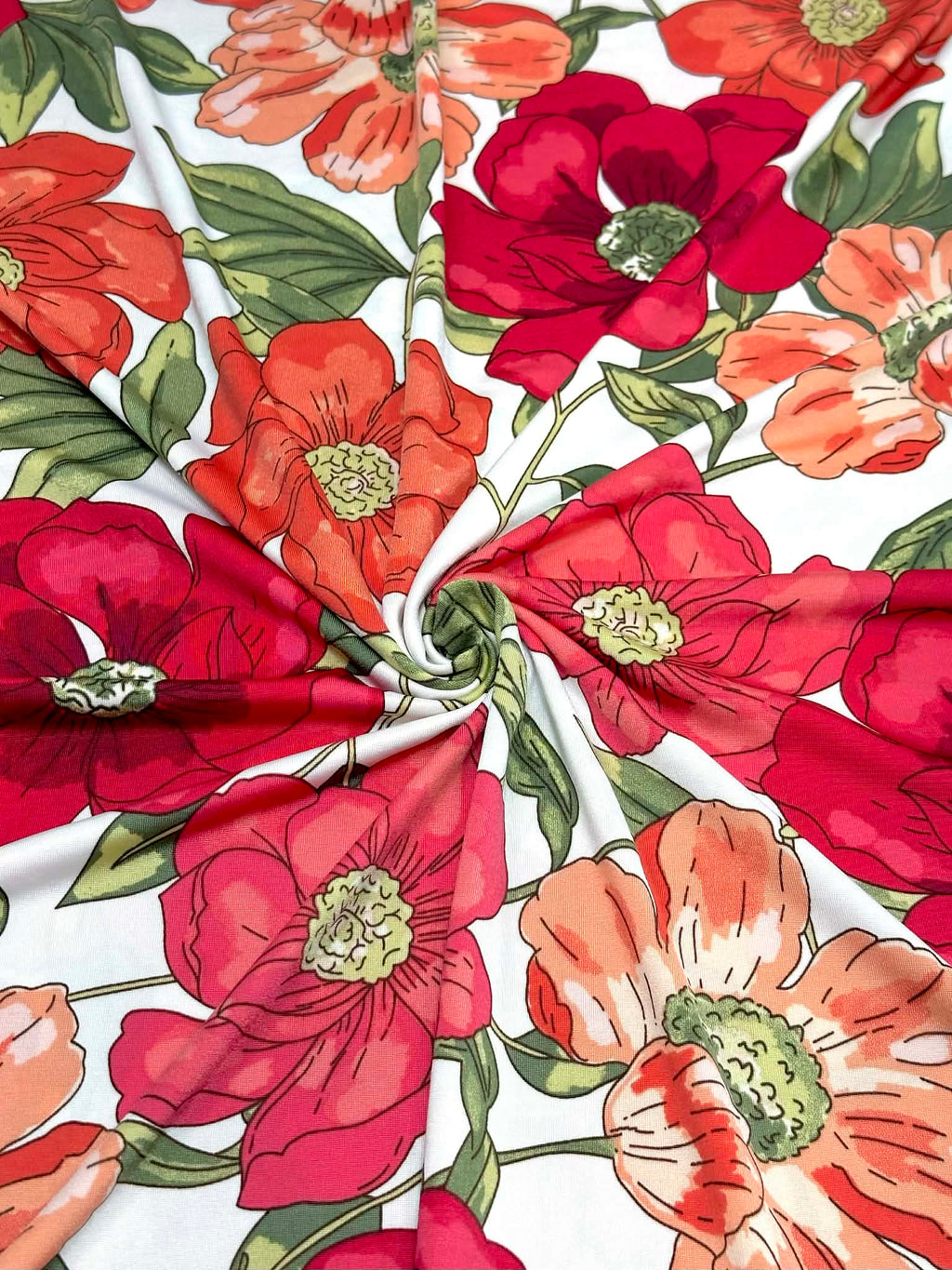 (ITY) RED AND ORANGE BIG FLOWERS ON OFF WHITE