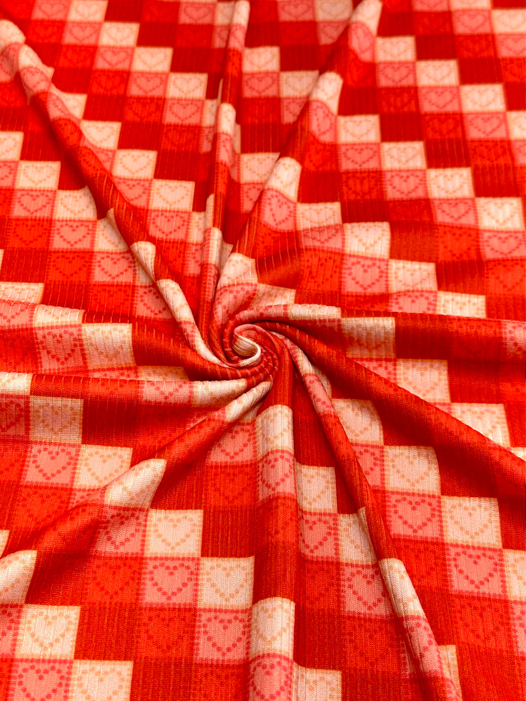 (4X2 YUMMY RIB) PINK AND RED HEARTS ON CHECKERED PATTERN