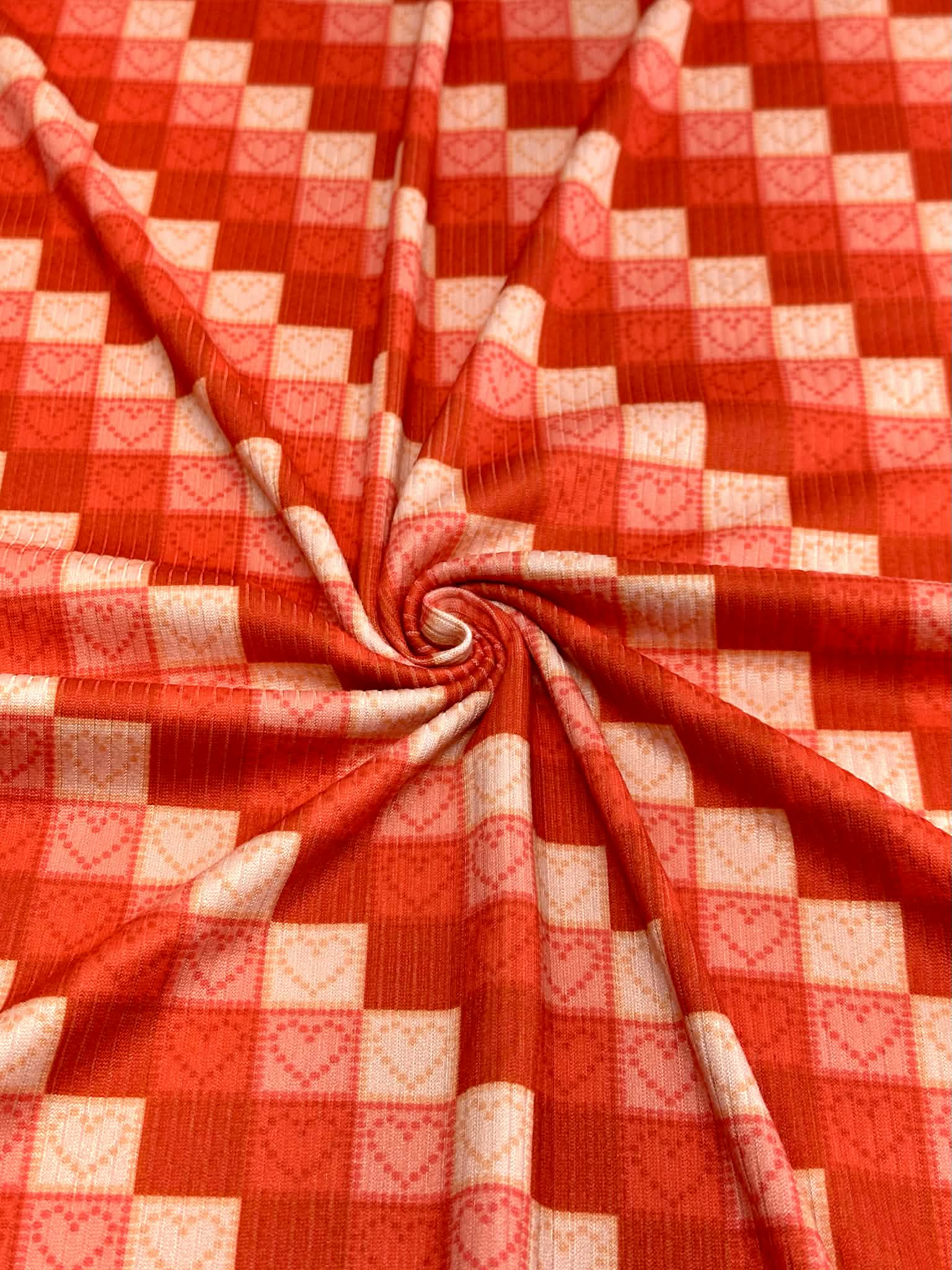 (4X2 YUMMY RIB) PINK AND RED HEARTS ON CHECKERED PATTERN