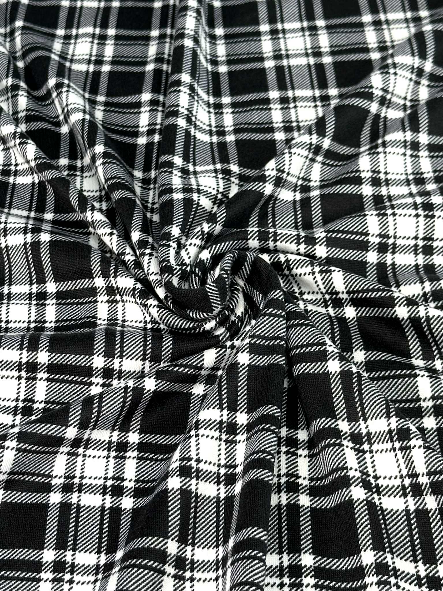 (DBP) BLACK AND OFF WHITE PLAID