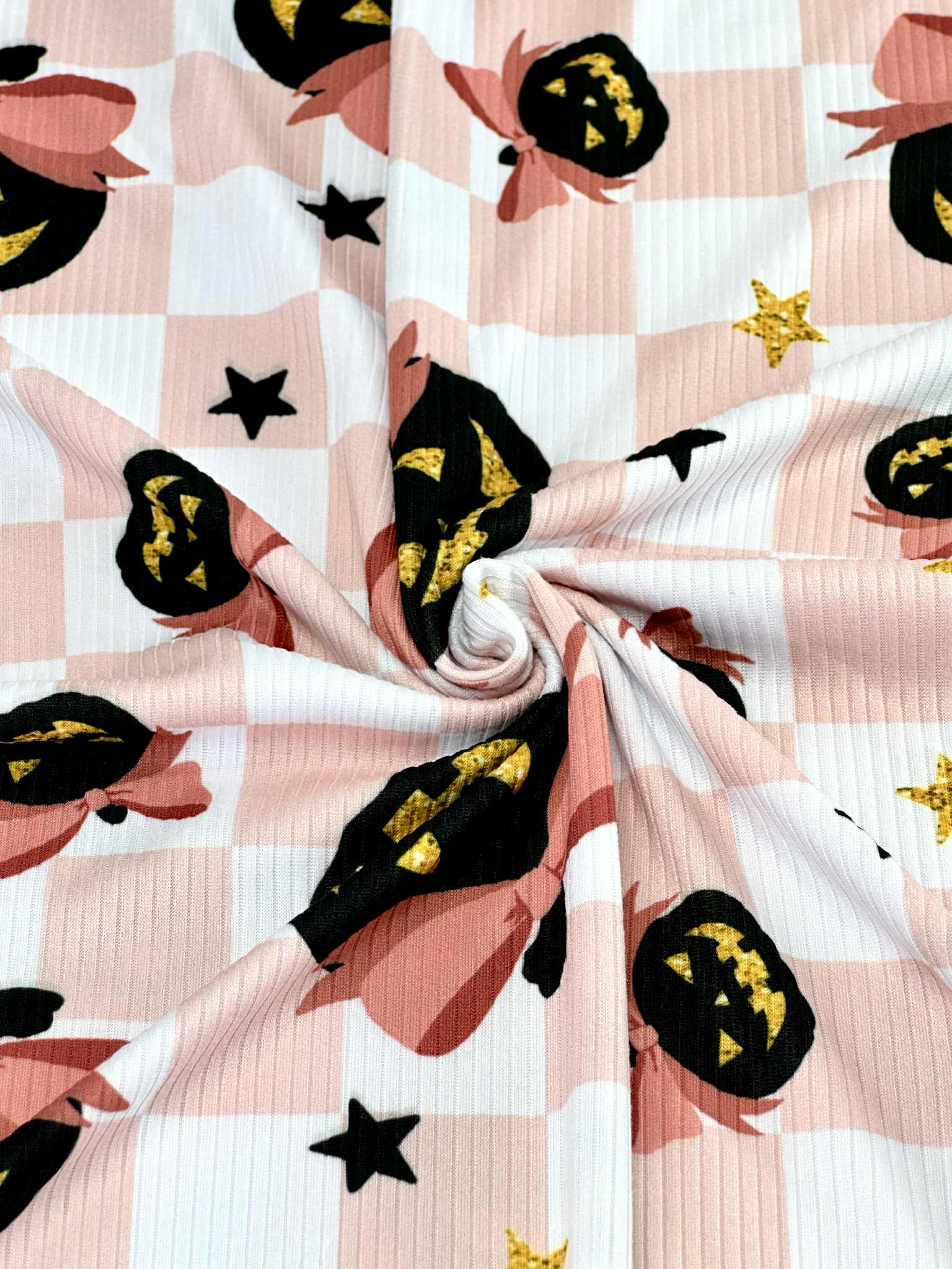 (YUMMY RIB) BLACK PUMPKINS WITH BOWS AND STARS ON LIGHT PINK CHECKERED (3)